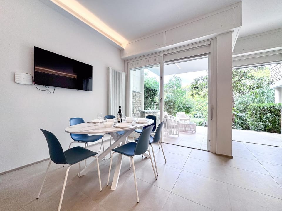 Hostdomus - Royal Suite Pinamare Apartment in Liguria