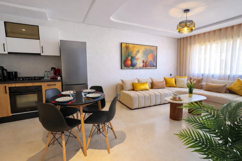 Kitchen or kitchenette, Seating area