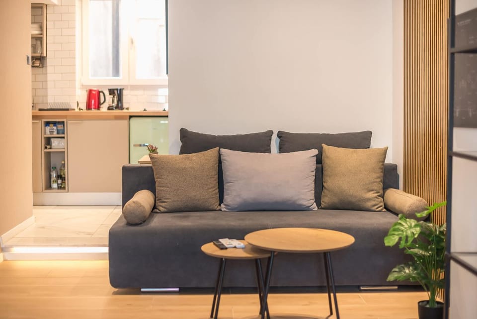 Kitchen or kitchenette, Living room