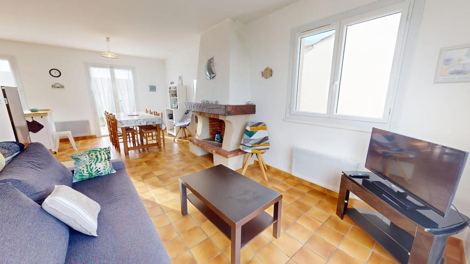 Communal lounge/ TV room, Living room