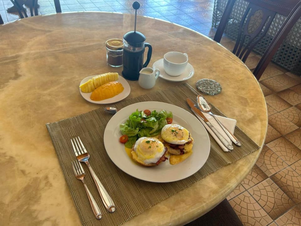Restaurant/places to eat, Dining area, Breakfast
