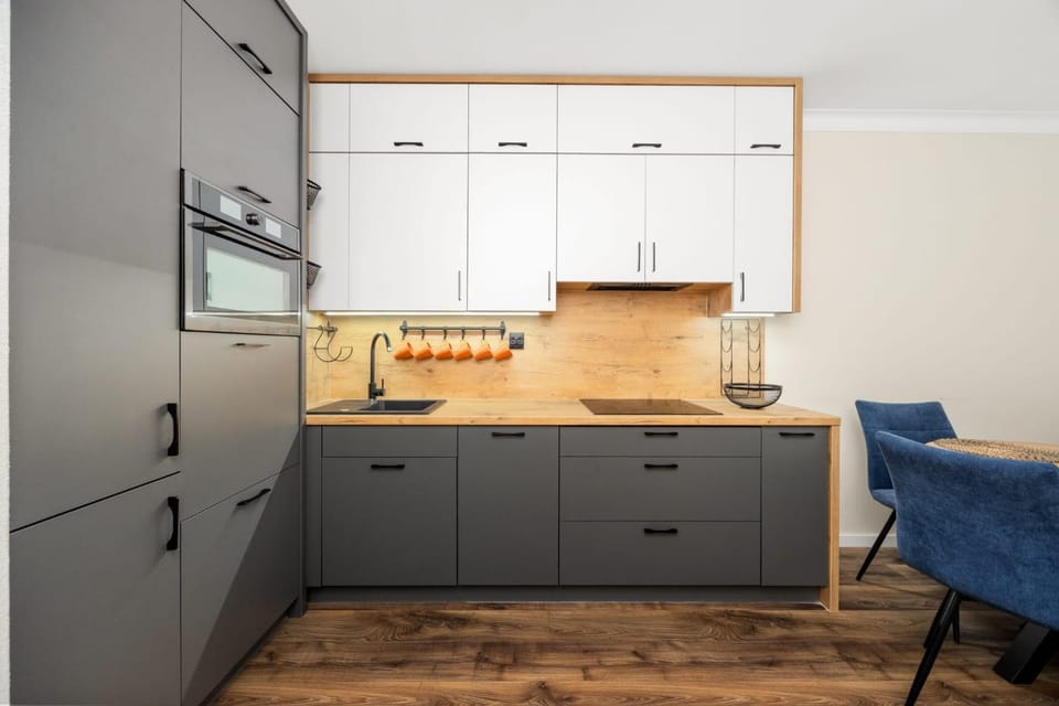 Kitchen or kitchenette, pet friendly, stove