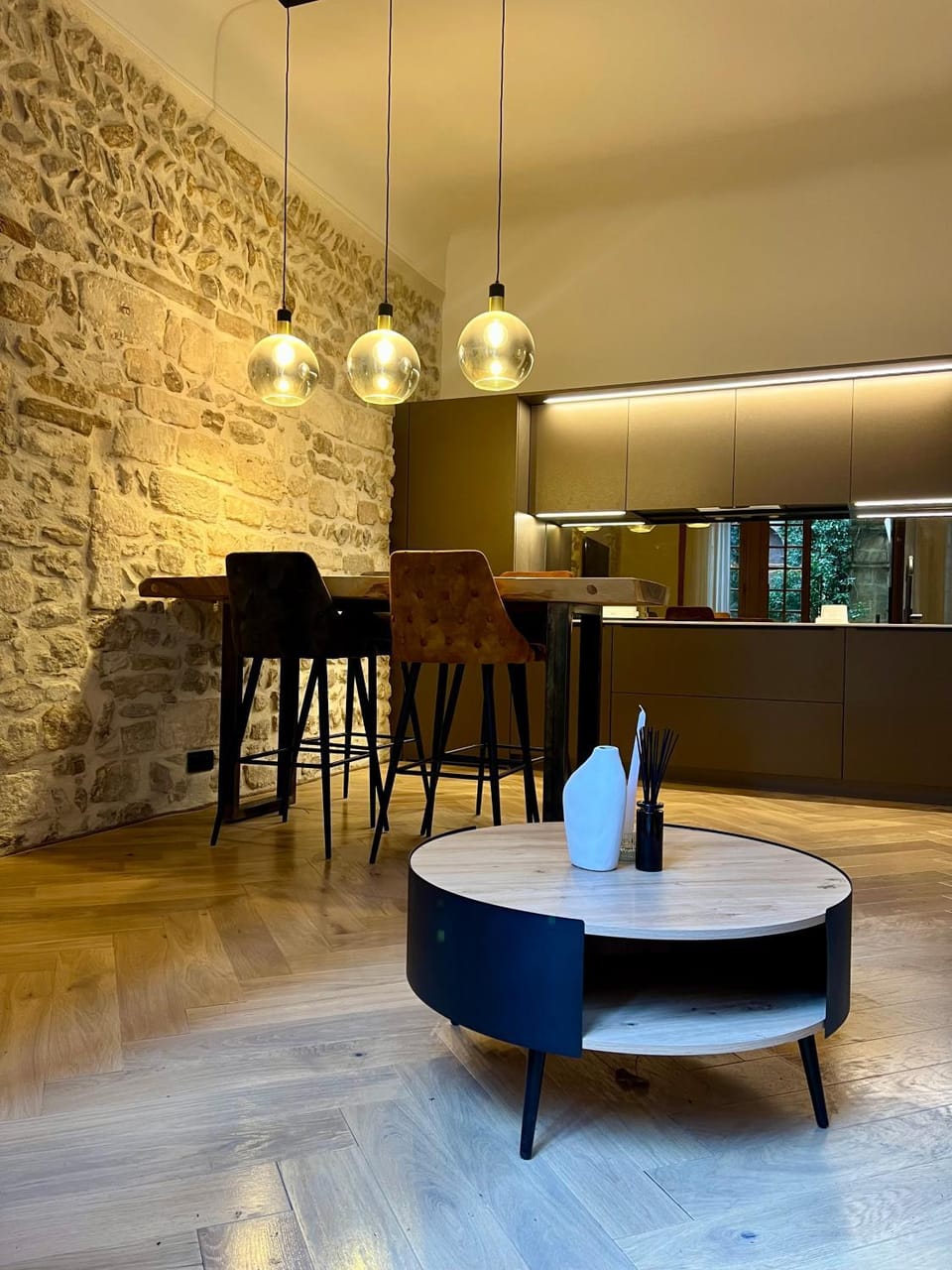 Seating area, Dining area