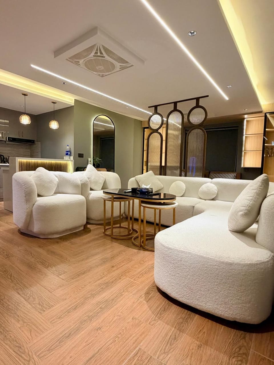 Kitchen or kitchenette, Living room, Seating area
