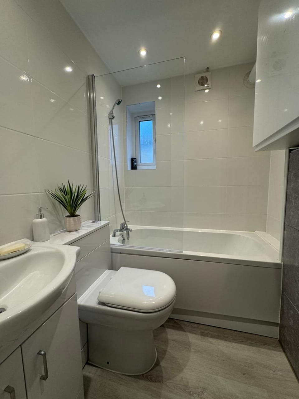 Purley Way Lancing Accommodation Apartment in Croydon