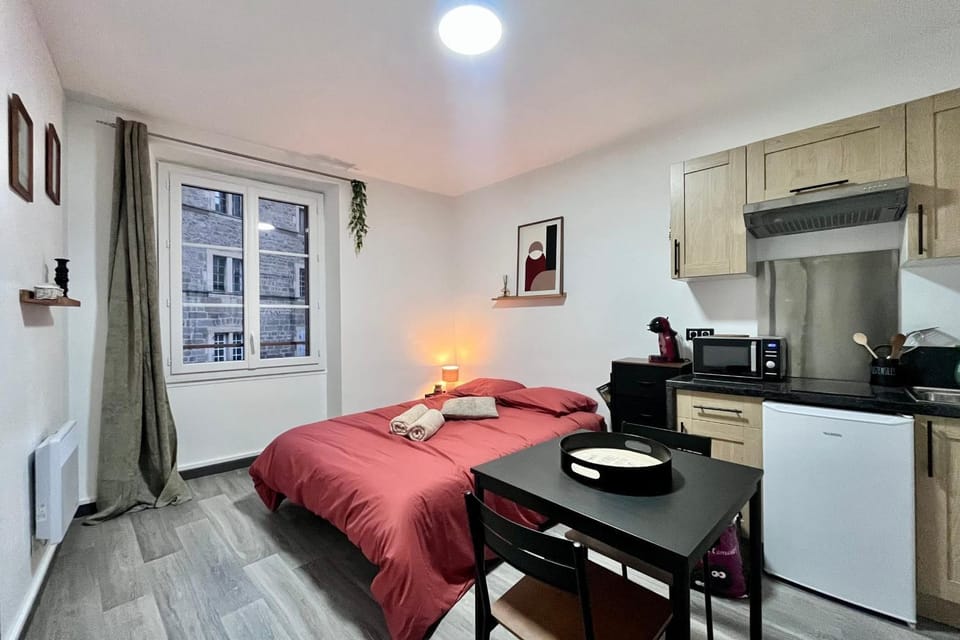 Kitchen or kitchenette, Photo of the whole room, Dining area, Bedroom, stove