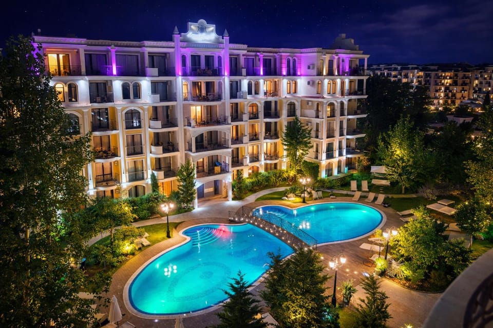 Pool view, Swimming pool, Swimming pool