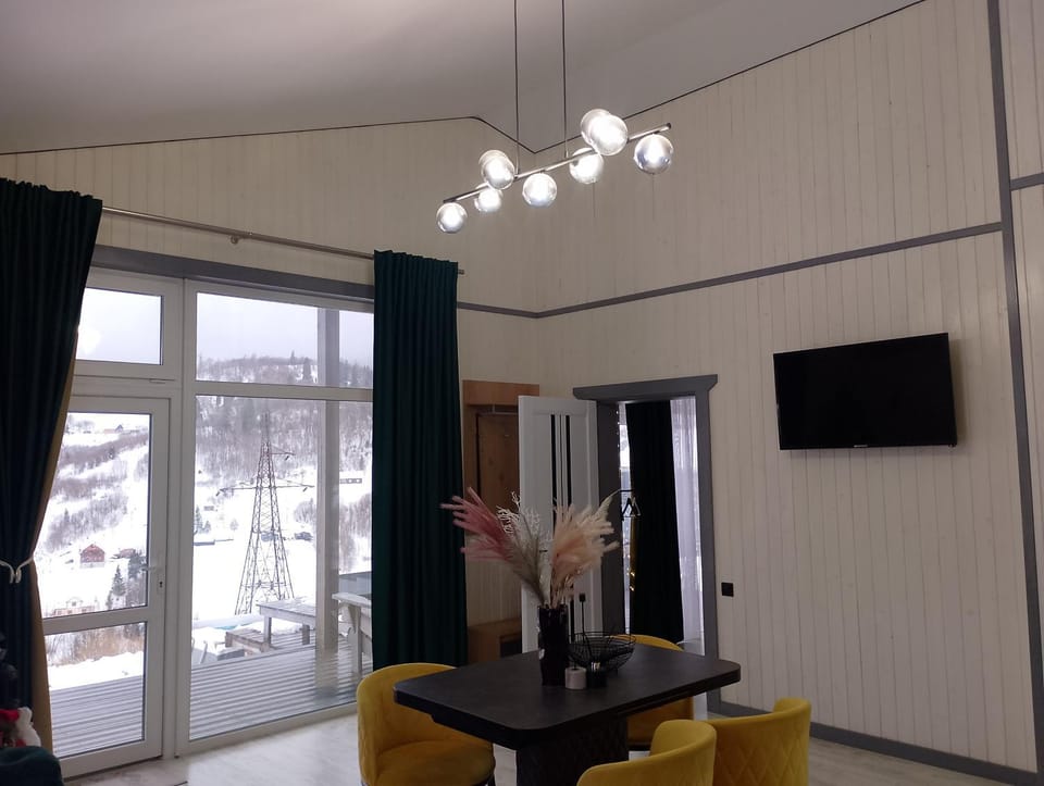 Communal lounge/ TV room, TV and multimedia, Evening entertainment