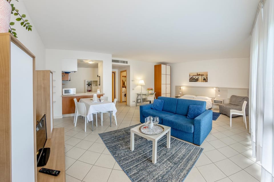 Kitchen or kitchenette, Living room, pet friendly