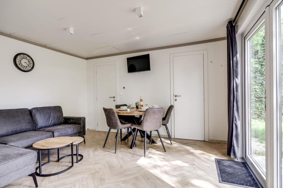 Cube I stijlvol en licht 4 persoons chalet Chalet in Gelderland, Netherlands