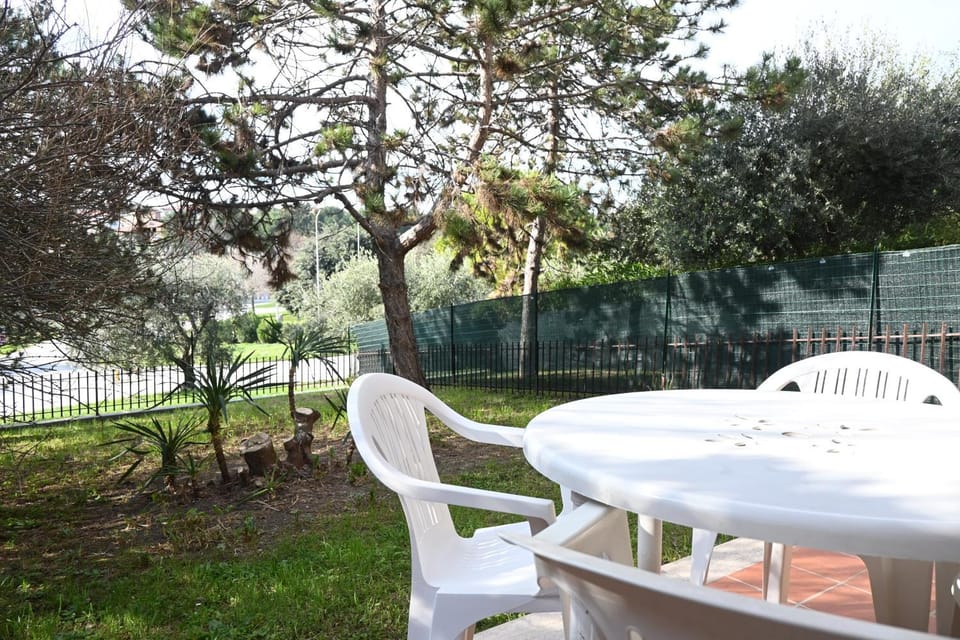 S077 - Sirolo, trilocale con giardino in centro Apartment in Sirolo