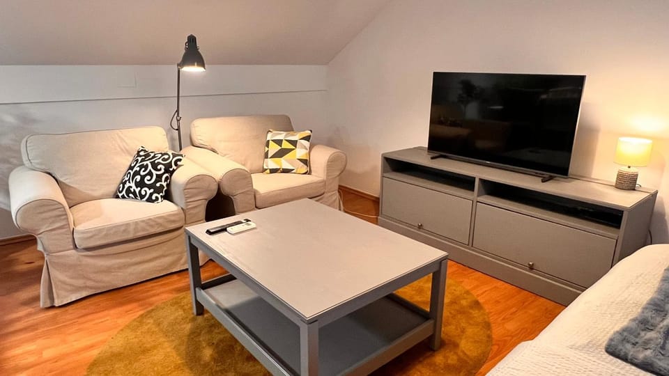 TV and multimedia, Seating area