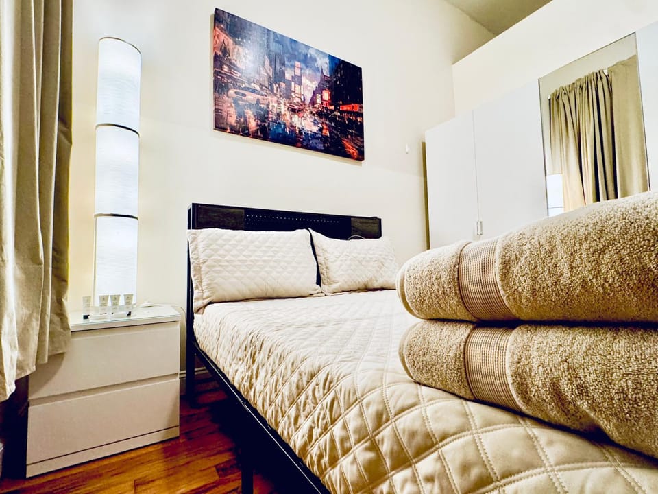 Ultra-Modern Luxury Room Executive Stay Near NYC Vacation rental in Paterson