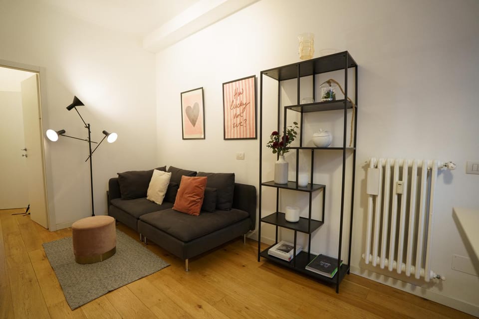 Living room, Seating area, internet