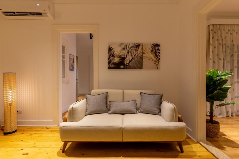 Living room, Seating area, air conditioner