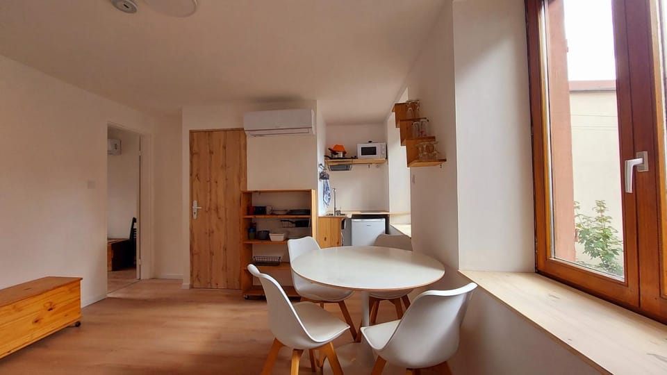 Kitchen or kitchenette, Living room, Dining area