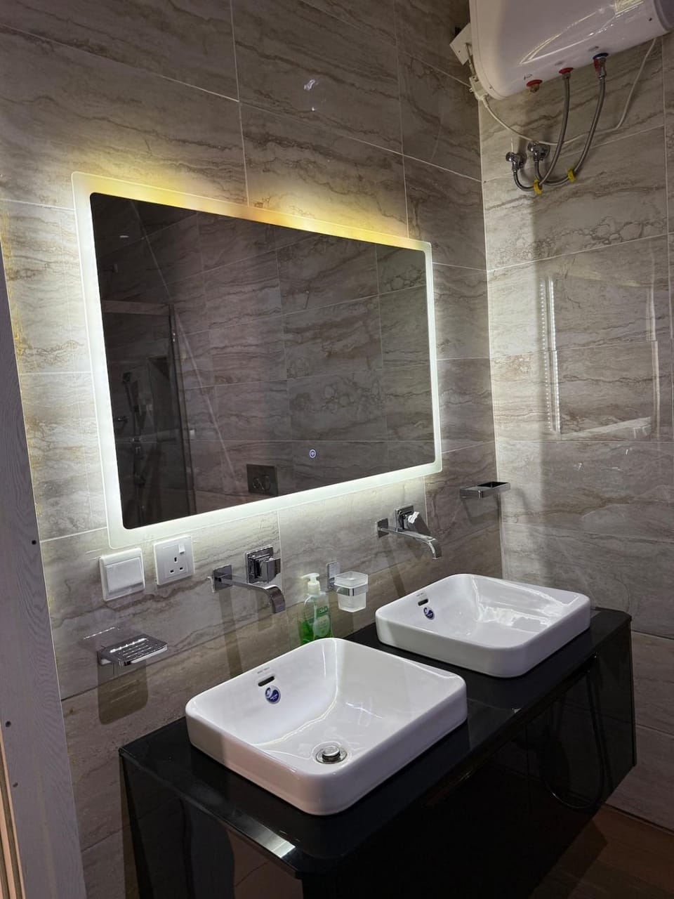 Precious Pavilion - Single Rooms Apartment in Abuja