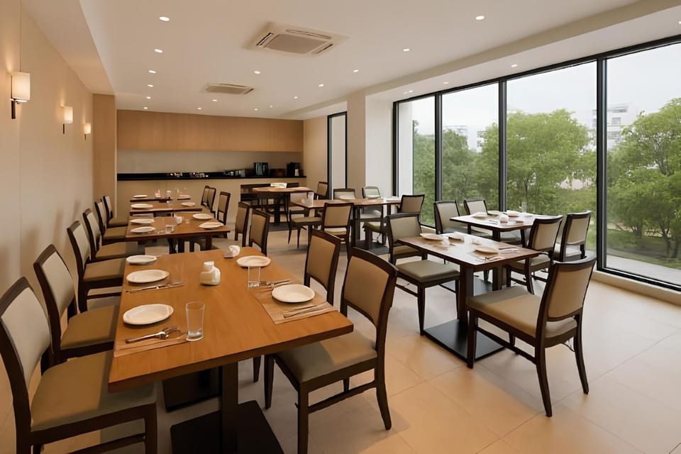 Restaurant/places to eat, Food