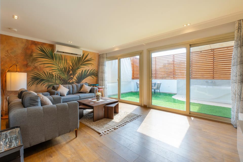 Patio, Hot Tub, Living room, Seating area