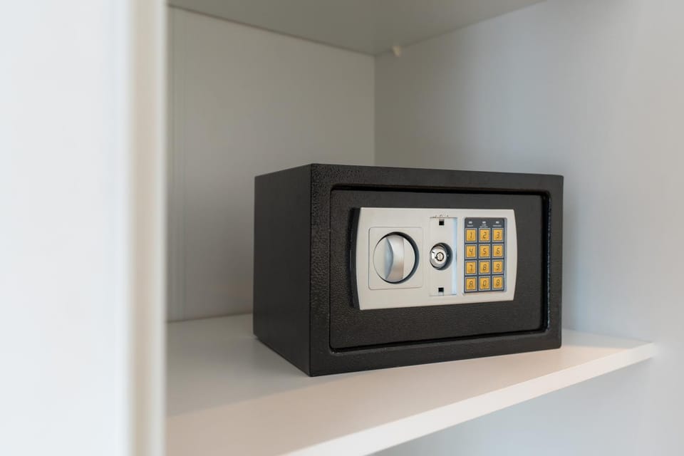 Bedroom, safe