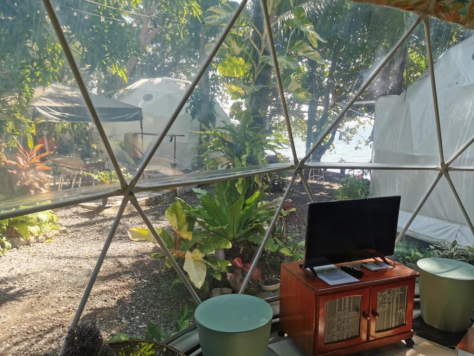 Beach Resort Family Glamping Dome Dauin Luxury tent in Central Visayas