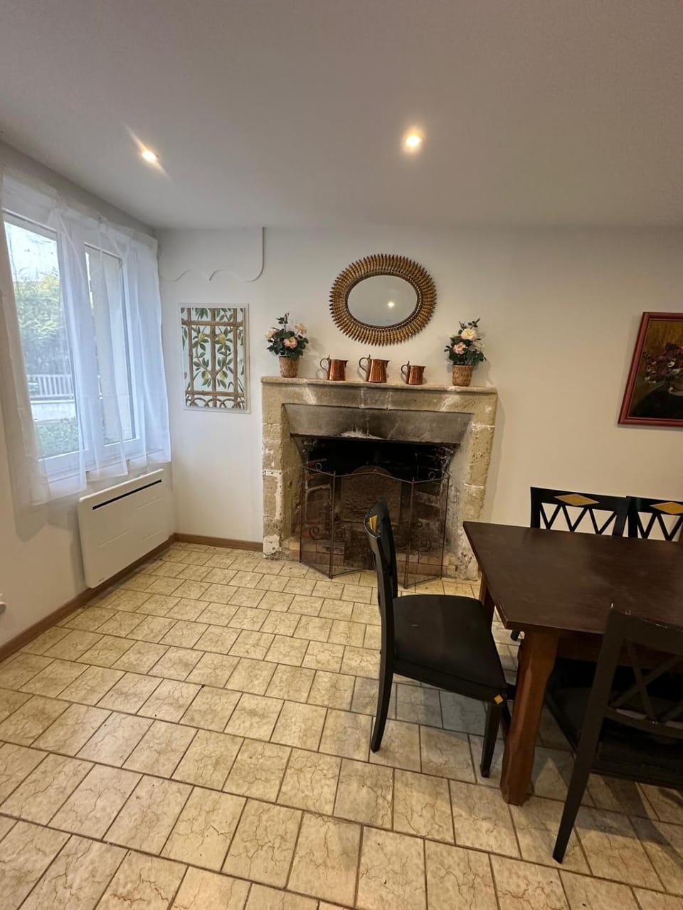 Seating area, Dining area