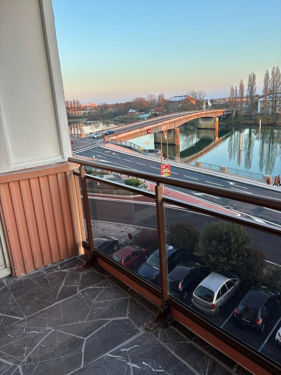 Appartement entier vu sur la Saône en plein centre Apartment in Bourgogne-Franche-Comté