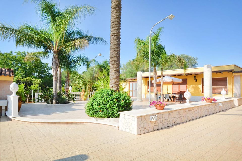 Property building, Garden, Garden view
