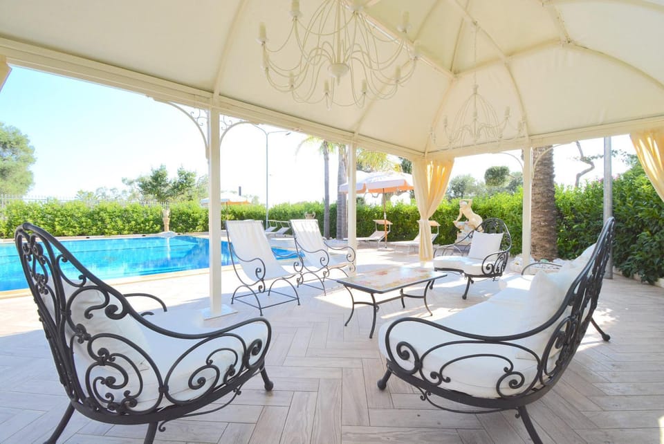 Patio, Garden, Garden view, Pool view, Swimming pool, sunbed