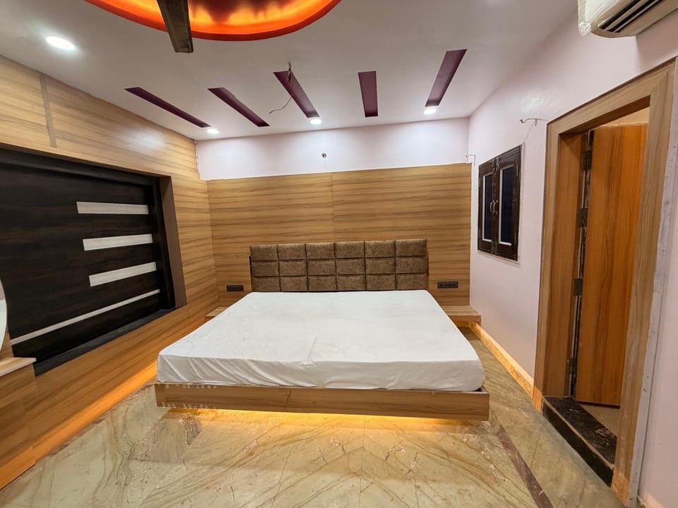 TV and multimedia, Photo of the whole room, Bedroom, air conditioner