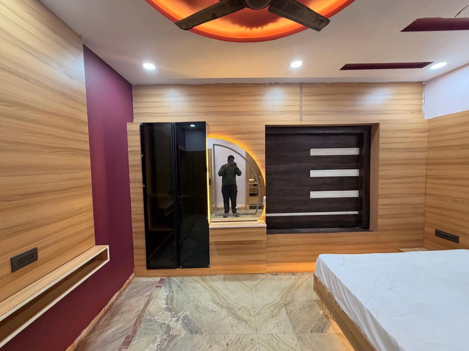 Bedroom, wardrobe