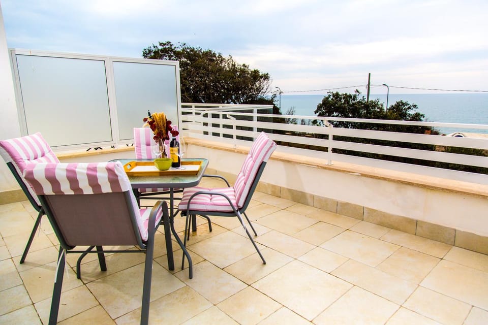 Villa Effe a Lavinio - front of the sea Villa in Anzio