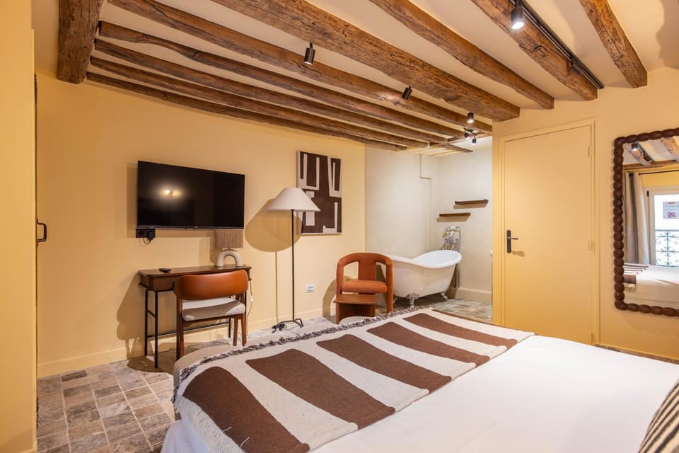 Bed, Bedroom