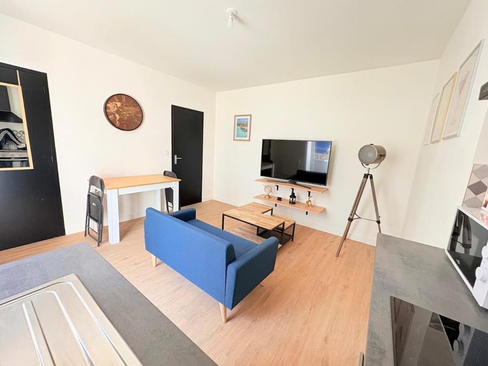 Living room, kitchen