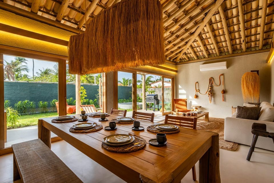 Living room, Food and drinks, Dining area