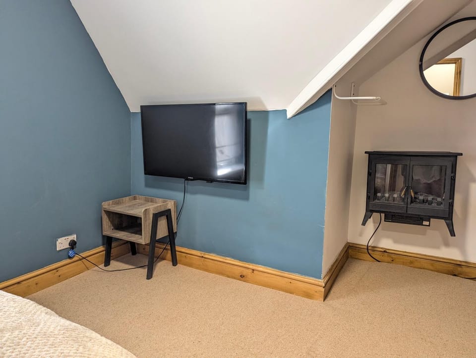 Inner-City Bedsits Flat 6 to 9 Apartment in Cardiff