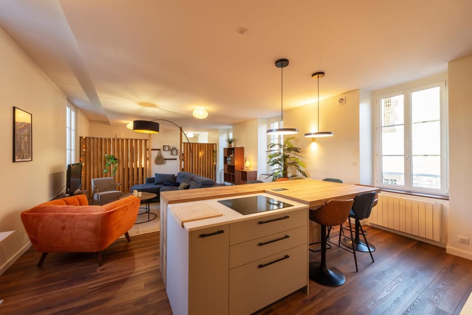 Living room, Meals, stove, kitchen