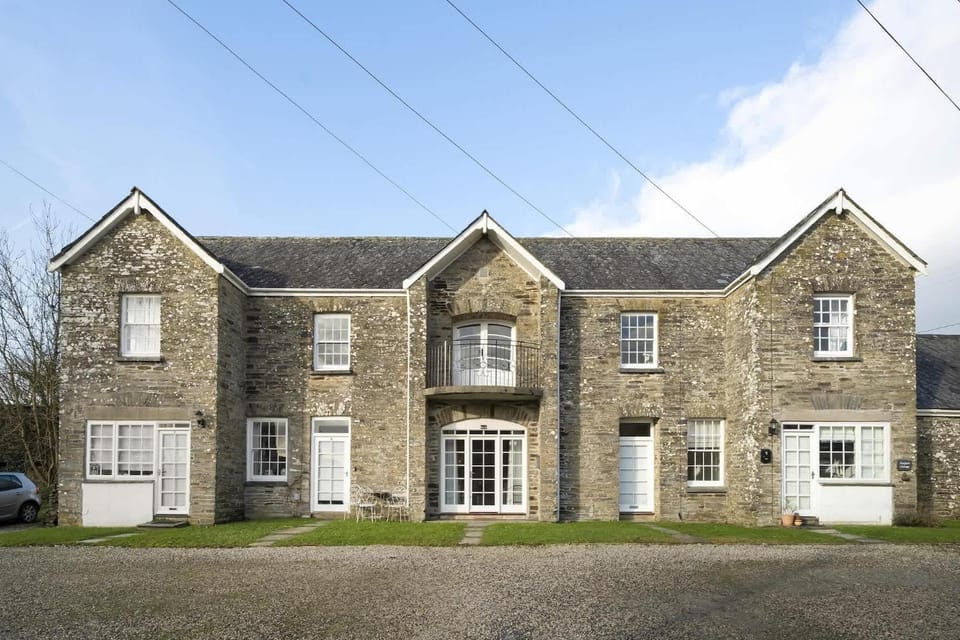 Cosy Cottage nr Bodmin Moor Private Parking House in England
