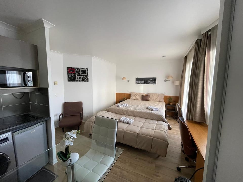 Luxueux Appartement Climatisé La Défense Arena Concert Apartment in Courbevoie