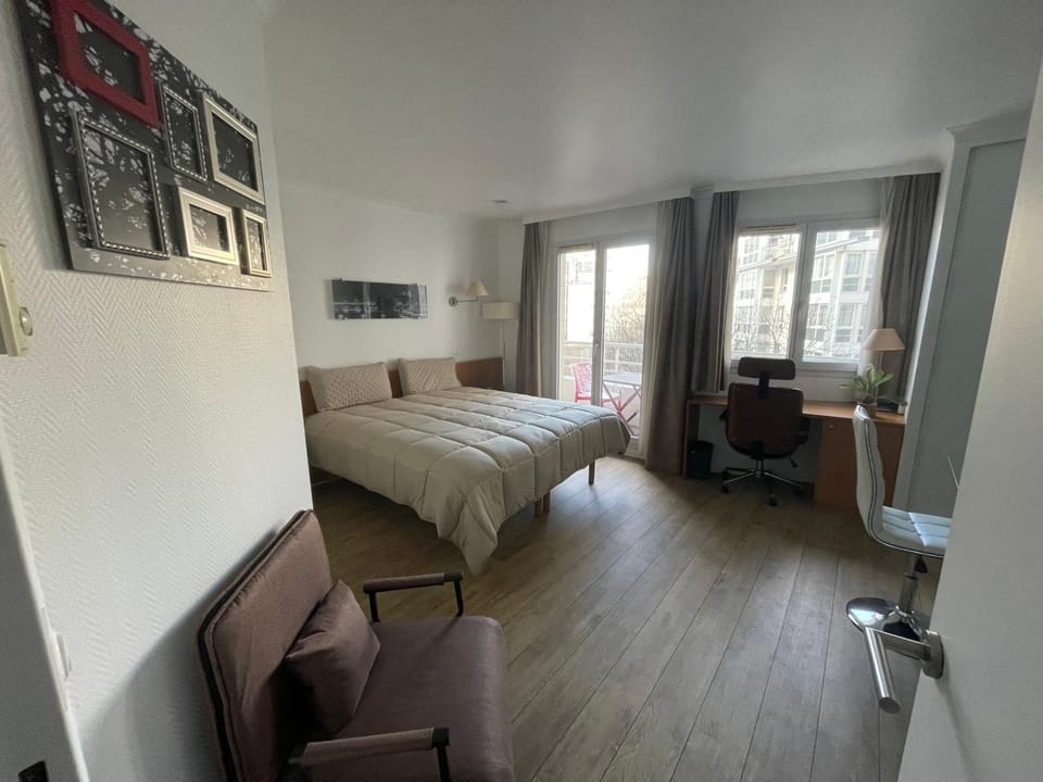 Luxueux Appartement La Défense Arena Concert Apartment in Courbevoie