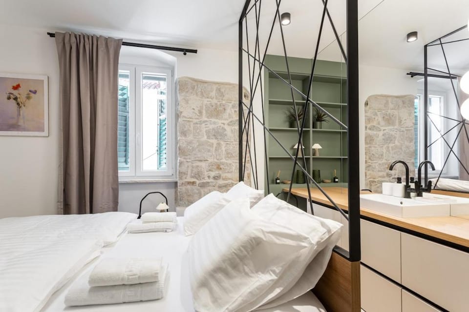 LAVIE LOFT Brand New Two-Level Duplex, 2 bathrooms Apartment in Split