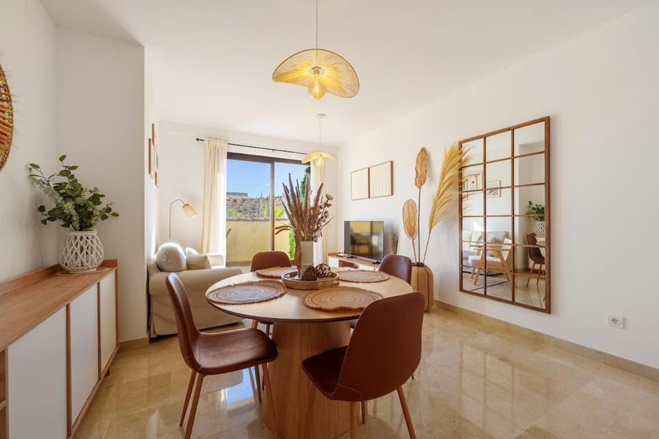 Duquesa Sea & Sun Apartment in Costa del Sol