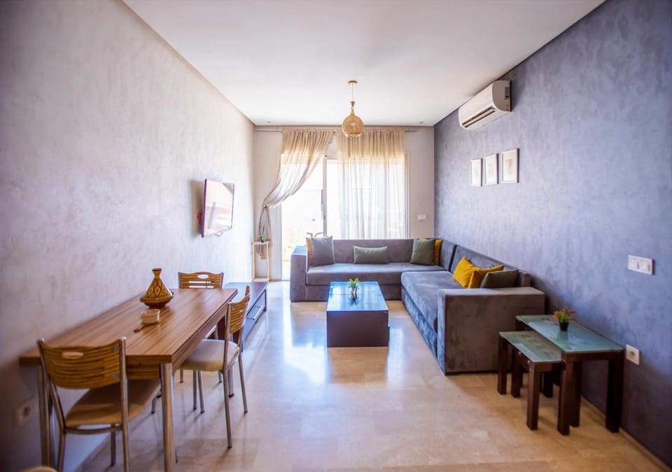 Bed, Living room, Seating area