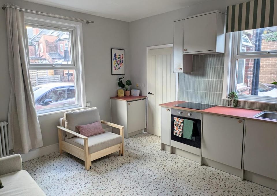 Tranquil flat in vibrant Nether Edge Apartment in Sheffield