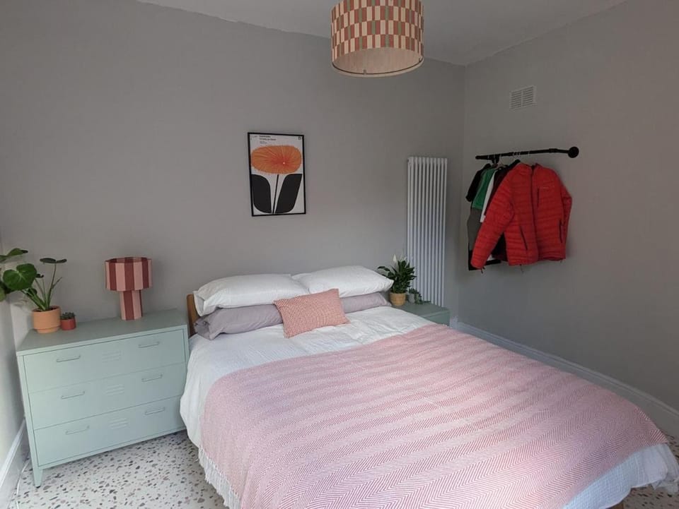 Tranquil flat in vibrant Nether Edge Apartment in Sheffield