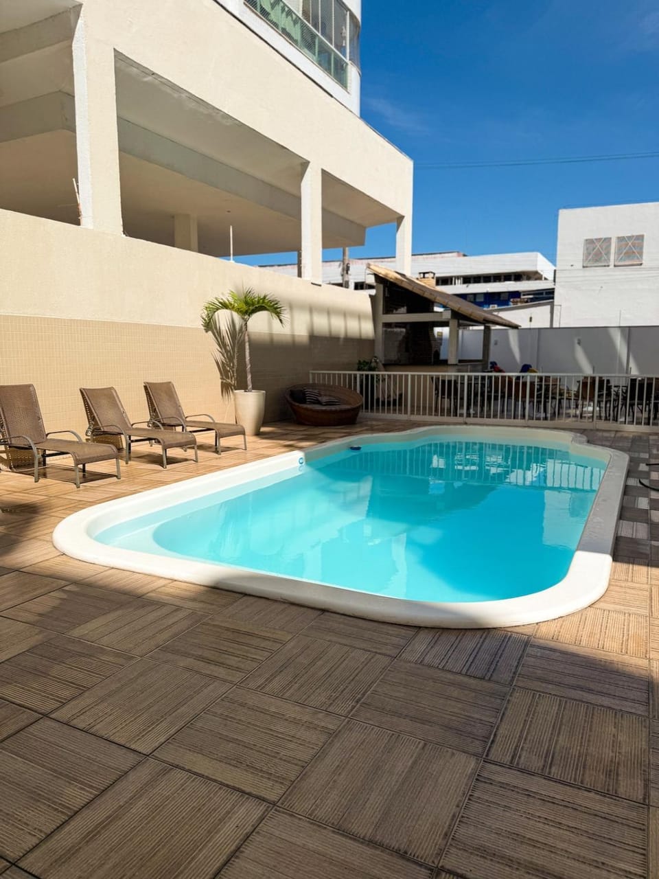 Swimming pool, sunbed