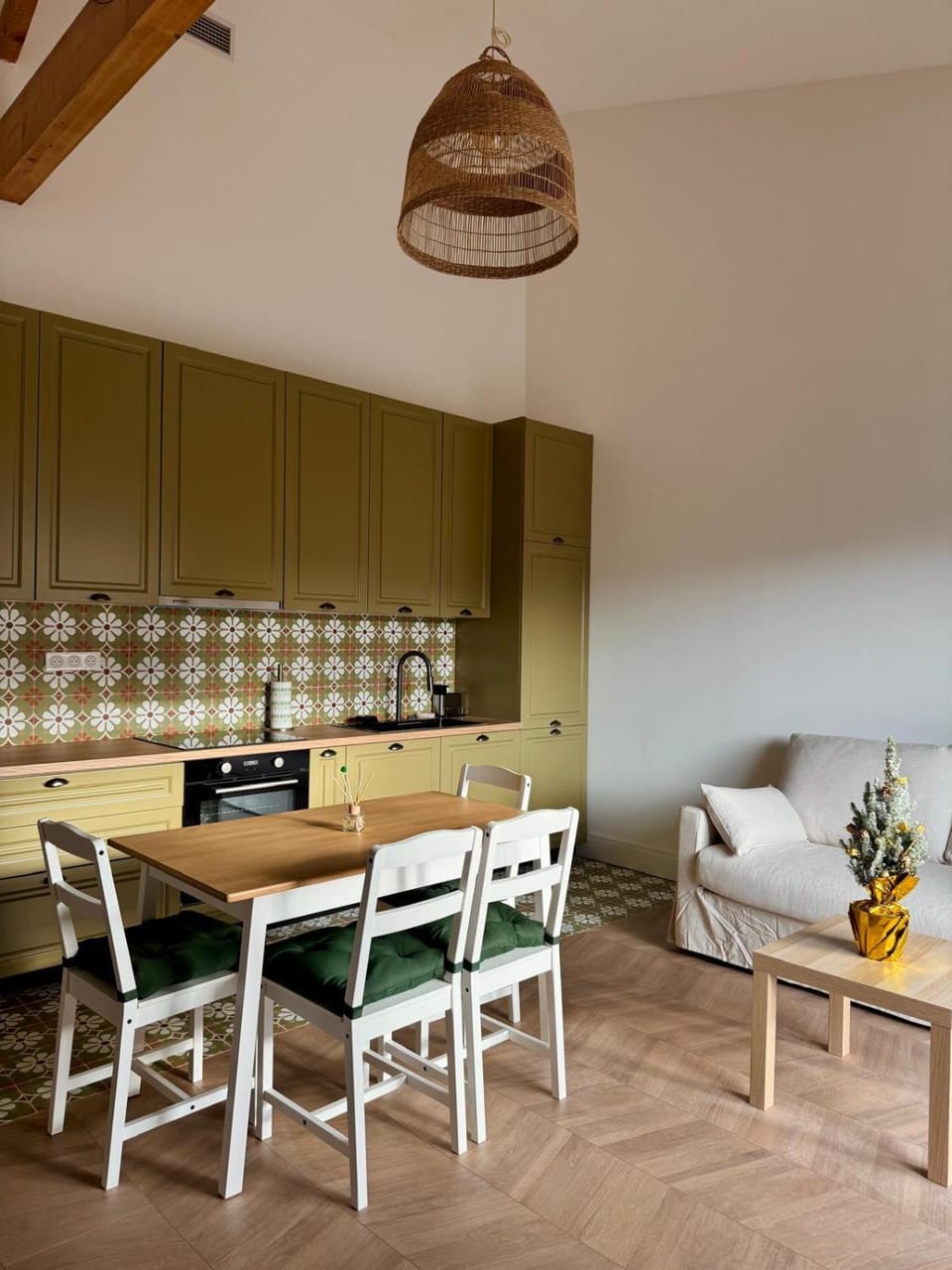 Living room, Dining area