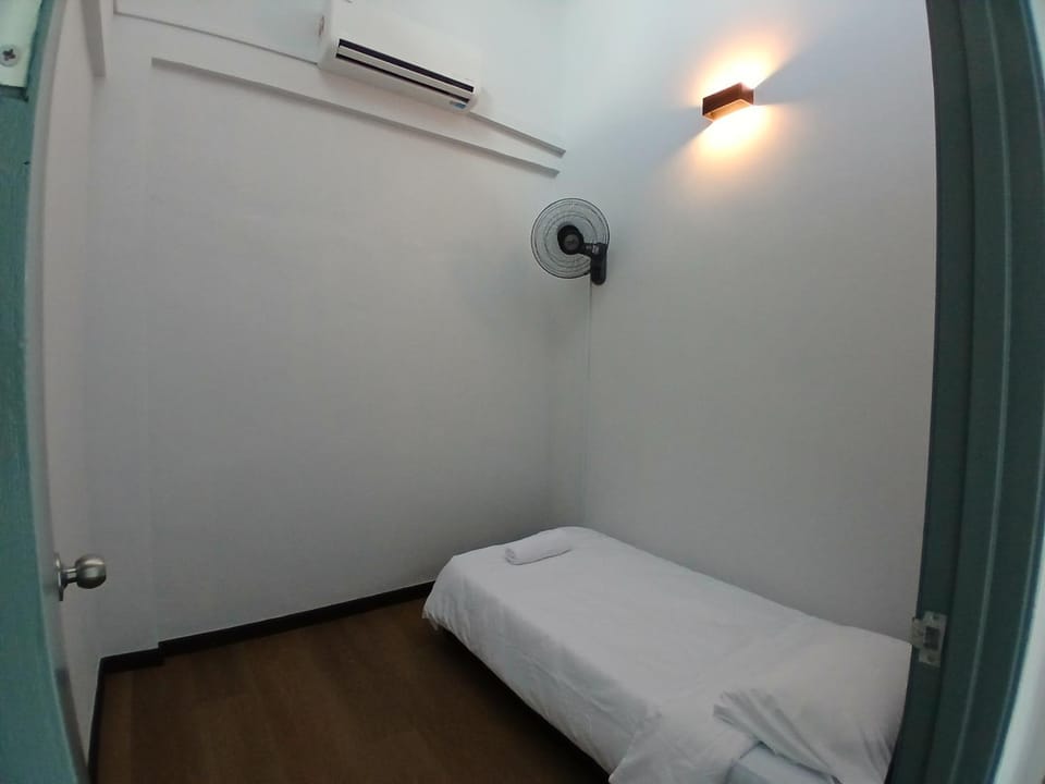 Bedroom, towels