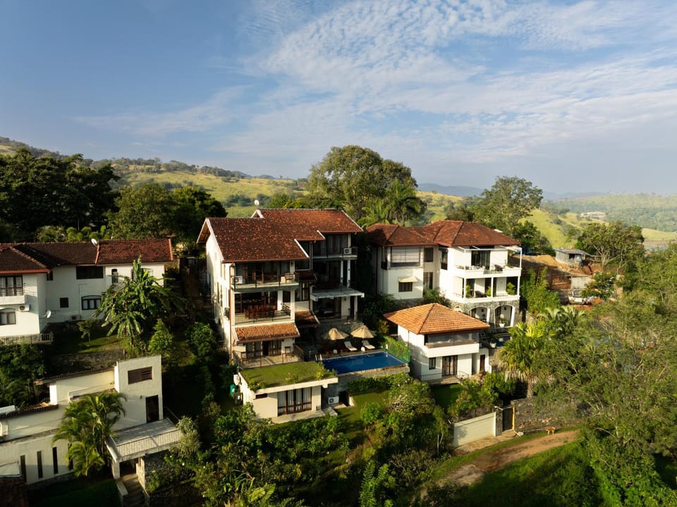 Property building, Area and facilities