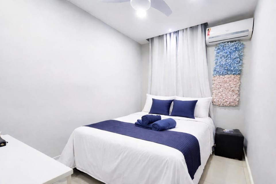 Bed, Photo of the whole room, Bedroom, air conditioner